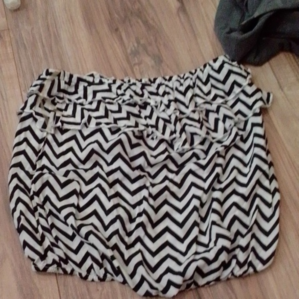 Early-Mid 2010's Off shoulder top